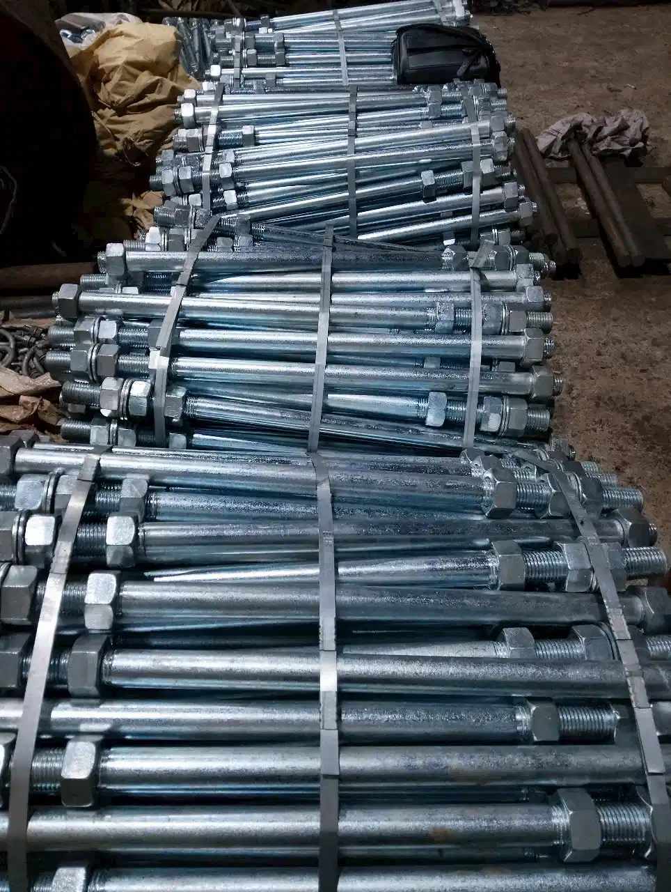 Bộ bulong và đai ốc mạ kẽm đồng bộ theo tiêu chuẩn DIN