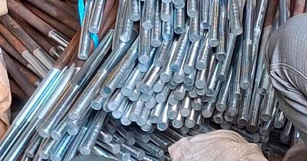 Bulong neo trước và sau khi mạ kẽm nhúng nóng