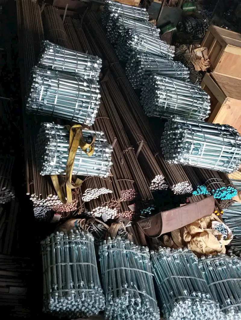 Kiểm tra số lượng và chất lượng bulong neo trước khi giao hàng
